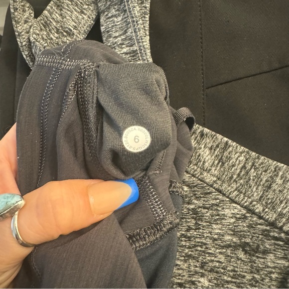 $98 Lululemon Womens Grey Leggings - Picture 6 of 6